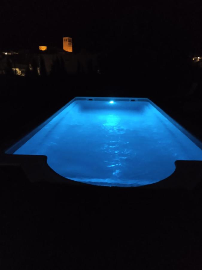 Villa Rural Con Amplia Piscina Campillo de Altobuey Eksteriør billede